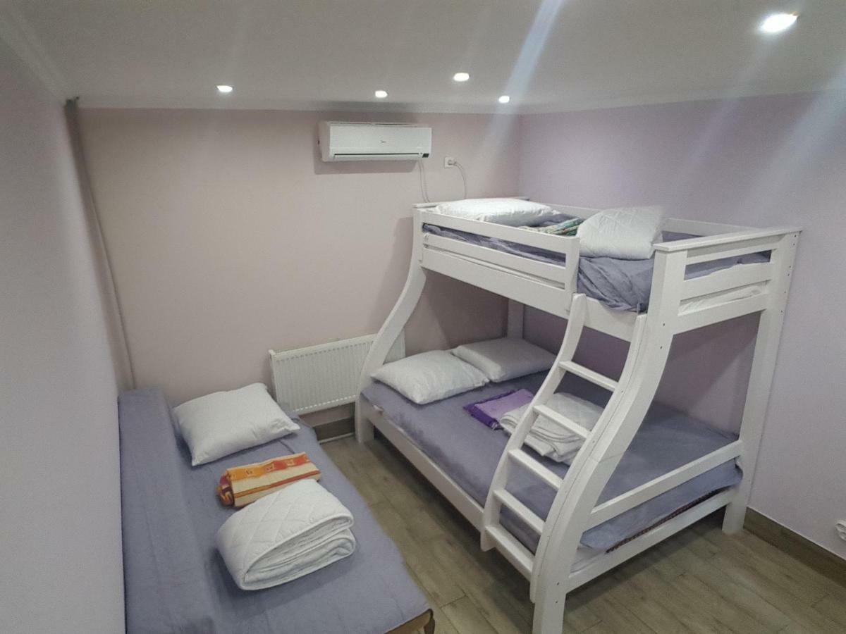 Private Odessa Apartment ครือชานนิฟกา ภายนอก รูปภาพ